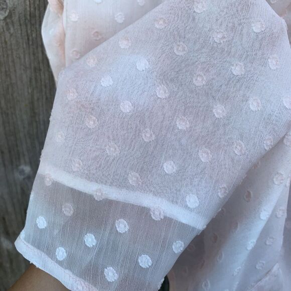 TORRID Top Womens 3XL Pale Pink Chiffon Polka Dot Button Front Blouse Crochet - Picture 10 of 14
